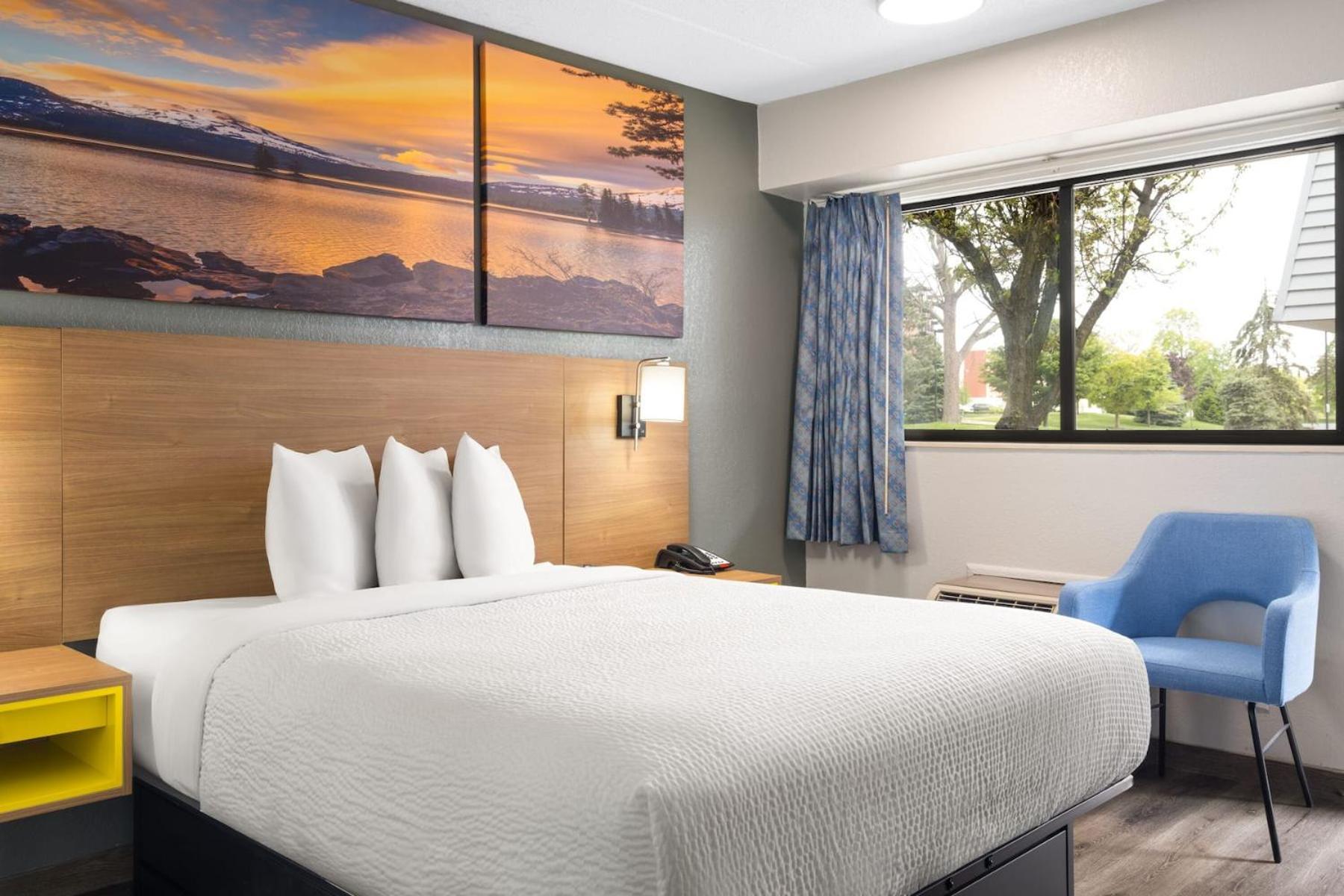 Days Inn By Wyndham Columbus Worthington Esterno foto