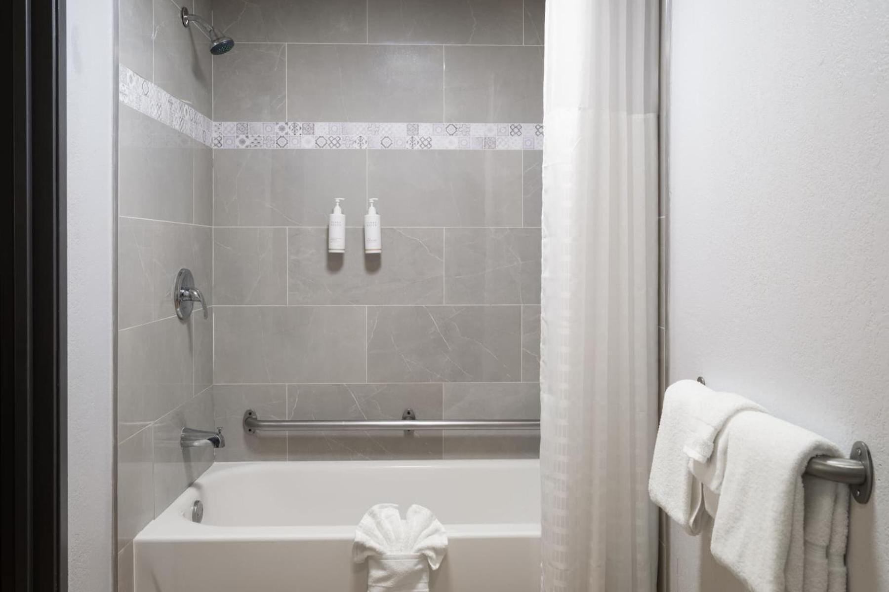 Days Inn By Wyndham Columbus Worthington Esterno foto