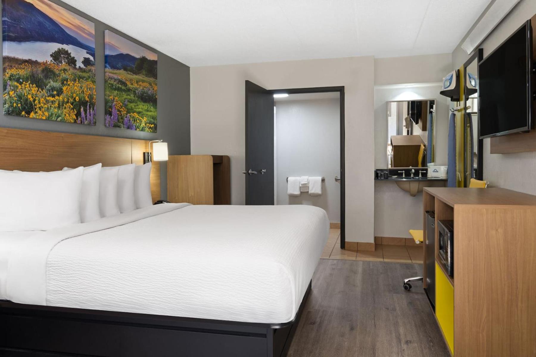 Days Inn By Wyndham Columbus Worthington Esterno foto