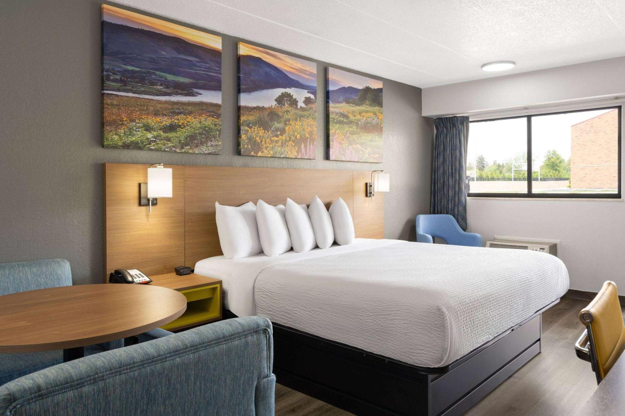 Days Inn By Wyndham Columbus Worthington Esterno foto