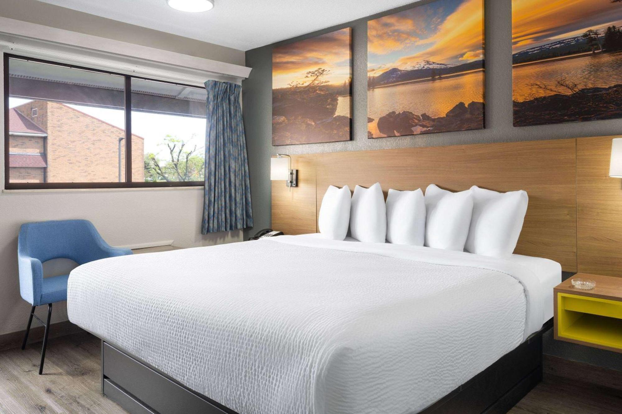 Days Inn By Wyndham Columbus Worthington Esterno foto