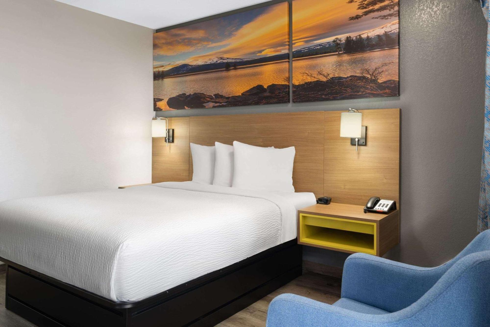 Days Inn By Wyndham Columbus Worthington Esterno foto
