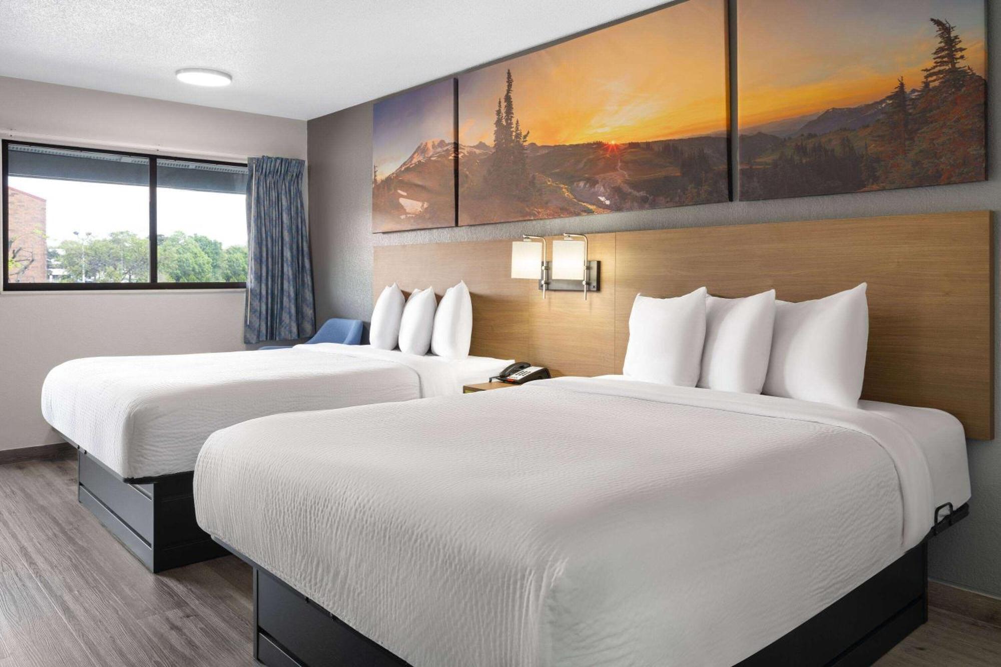 Days Inn By Wyndham Columbus Worthington Esterno foto