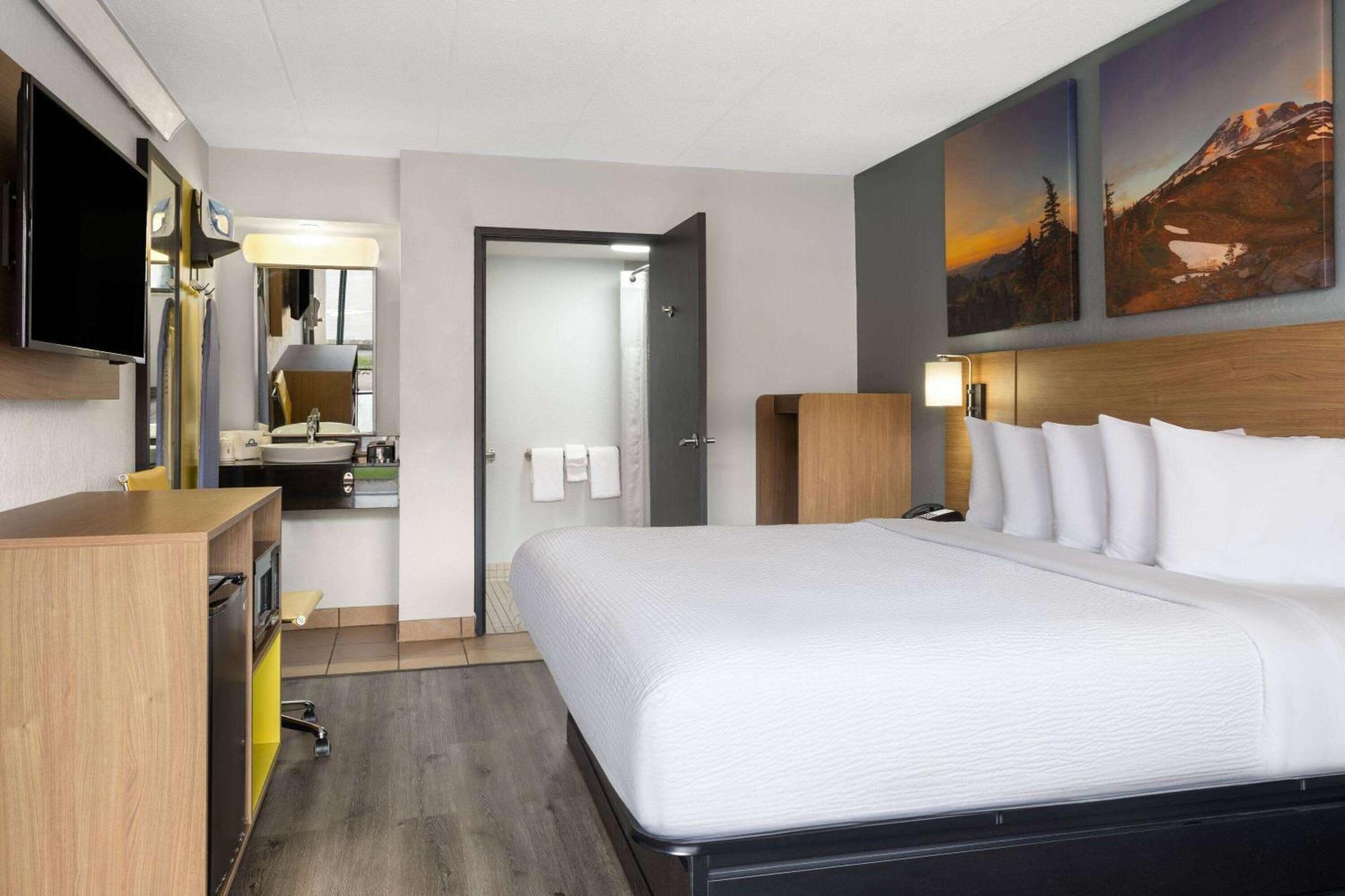 Days Inn By Wyndham Columbus Worthington Esterno foto